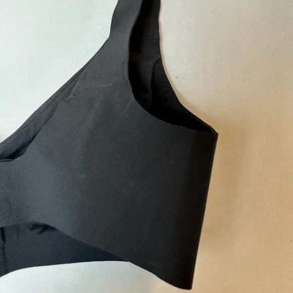 Lululemon Bra Womens 32C Black Like Nothing Lightweight Light Support Breathable - Picture 13 of 14